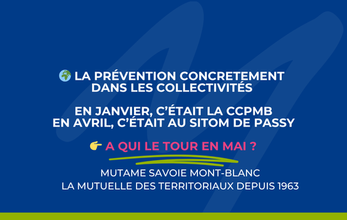 Deux personnes pratiquent la méditation en position du lotus, avec les mains posées sur les genoux et les doigts formant le geste du mudra. Aidants.
