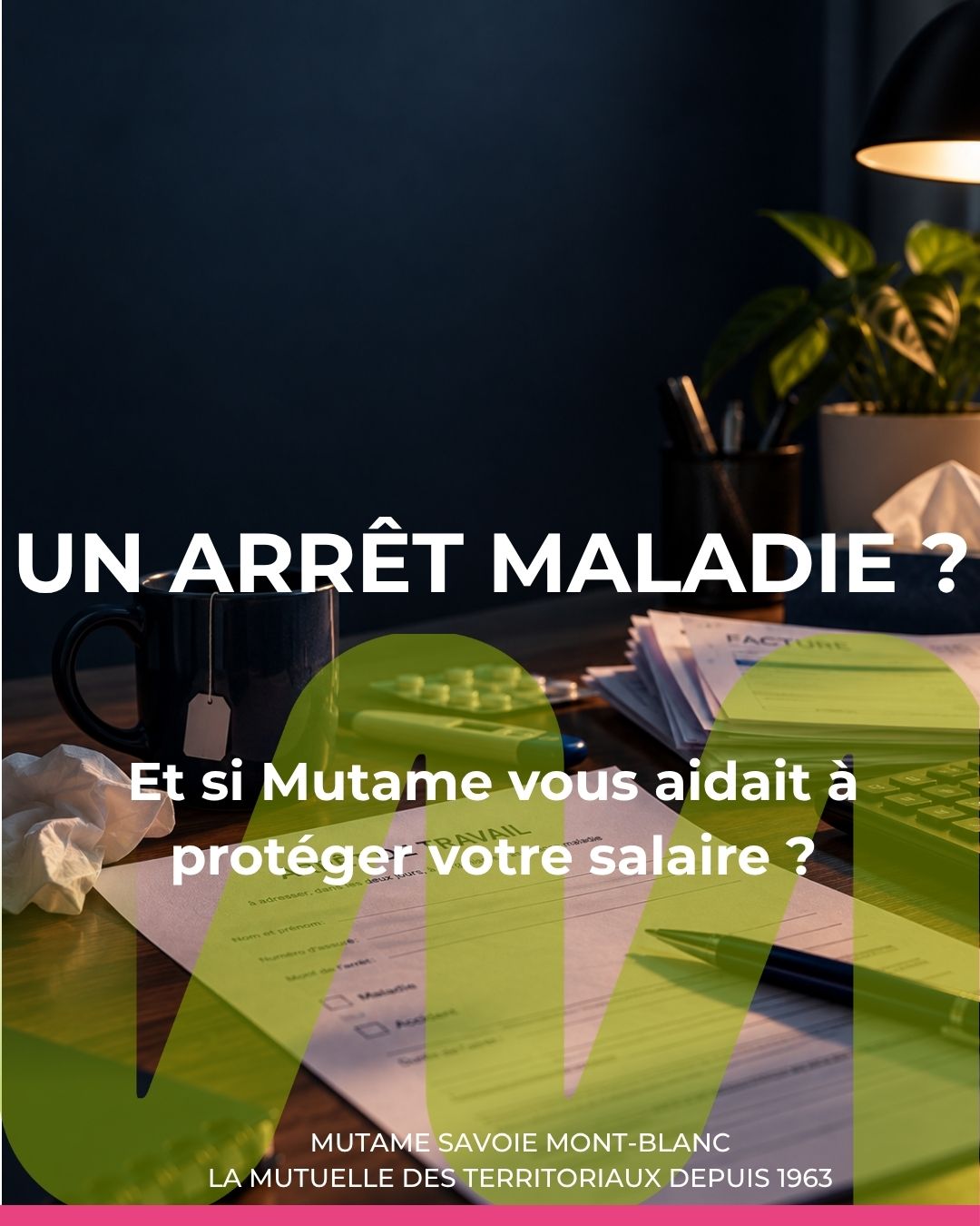 Deux personnes pratiquent la méditation en position du lotus, avec les mains posées sur les genoux et les doigts formant le geste du mudra. Aidants.